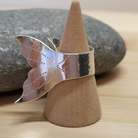 amongst the waves silver ring